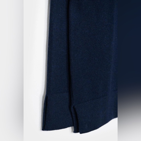 ISOTTA
Women's Recycled Cashmere Sweater - Picture 6 of 7